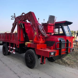 隨車挖運(yùn)輸車